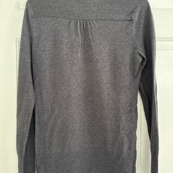 Eddie Bauer Long Sleeve Henley Sweater – Women’s Small – Gray - Picture 10 of 10